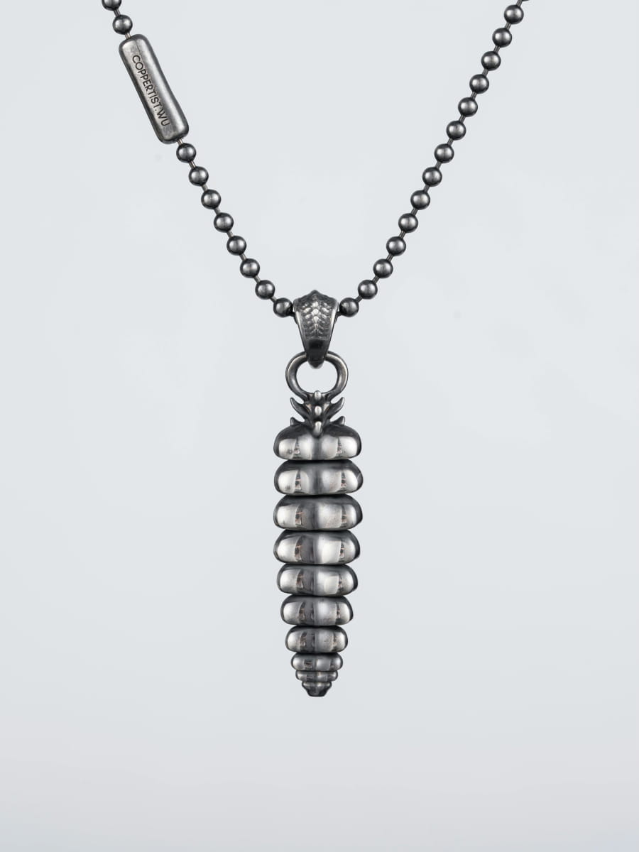 Chain with dragon pendant